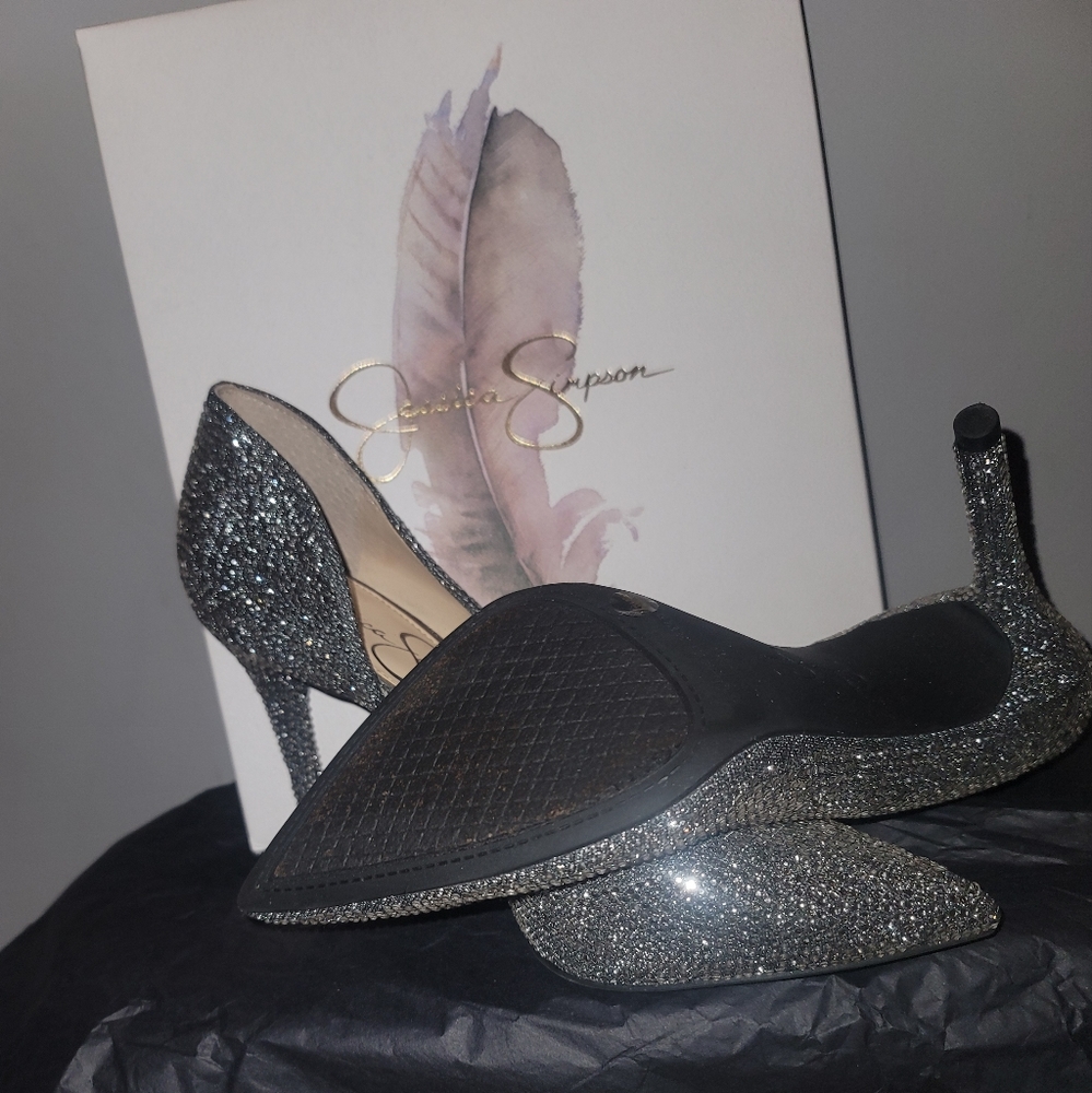 Jessica Simpson pumps